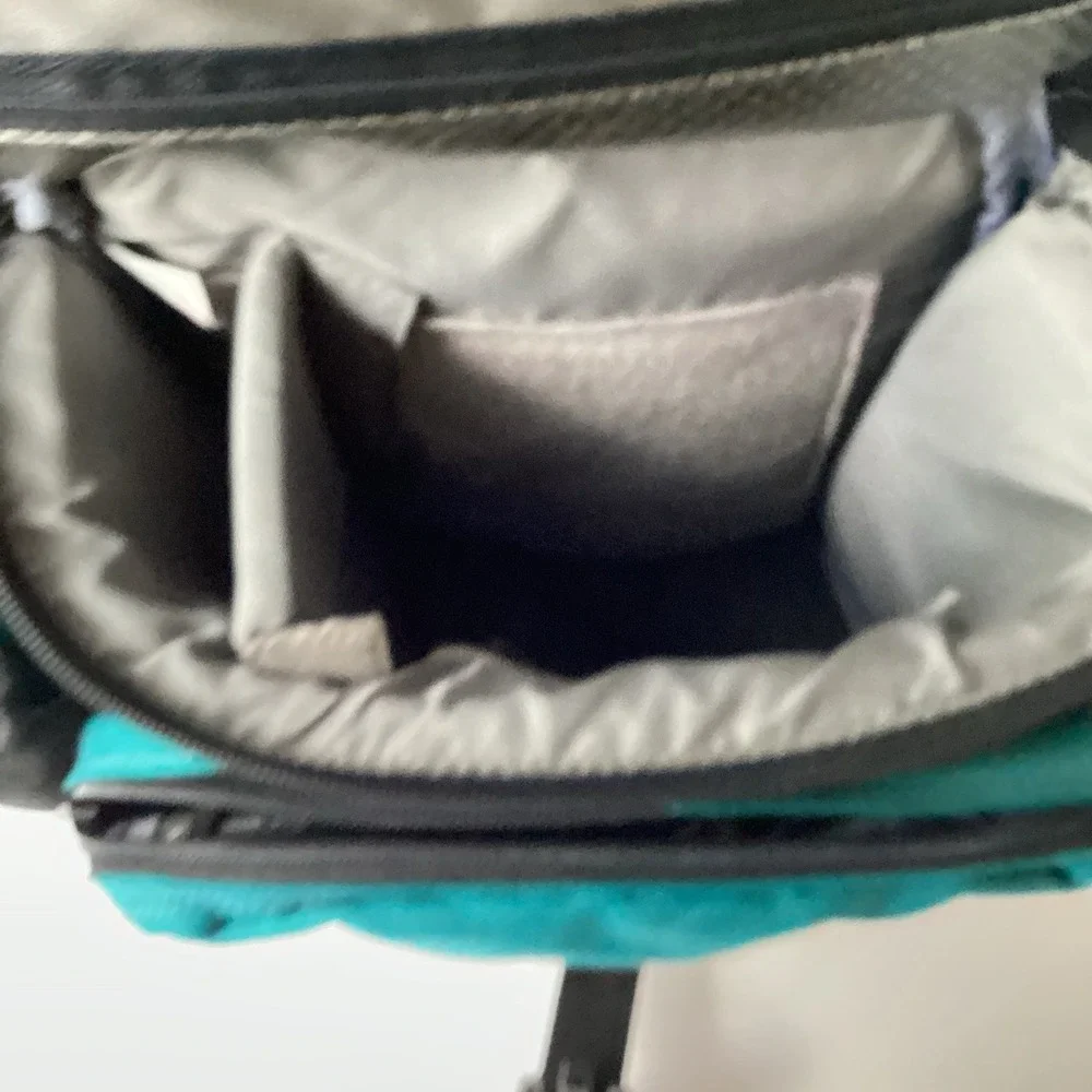 LOWEPRO OFF ROAD MULTI CAMERA SHOULDER BAG W/ SIDE LENS CASES GREAT CONDITION